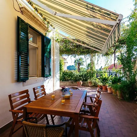 Hedera Estate, Hedera A27 Apartment *